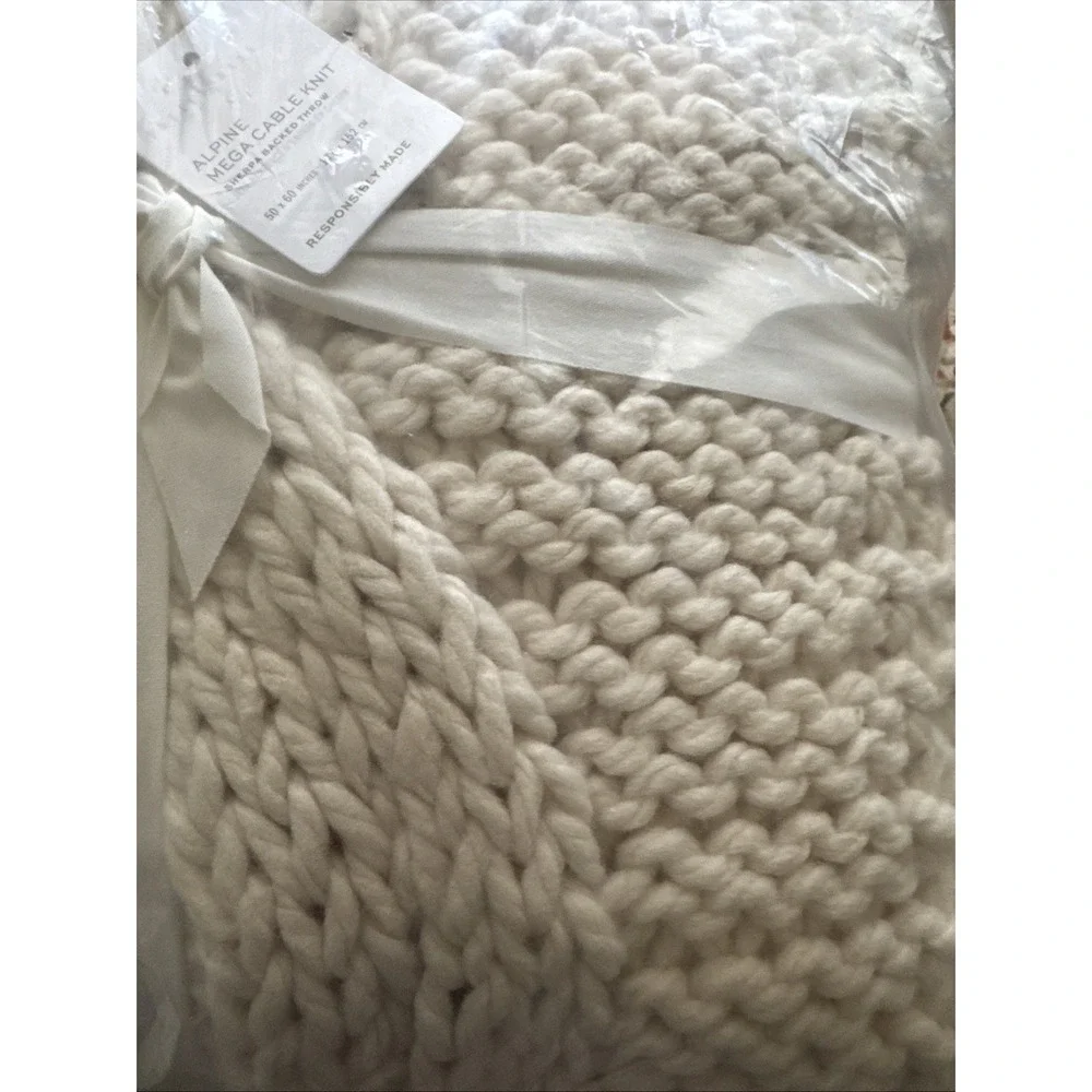 Pottery Barn Alpine Mega Cable Sherpa Back Throw 50 x 60